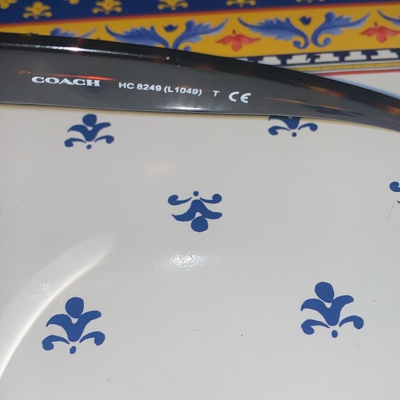 Coach Sunglasses - Picture 6 of 8